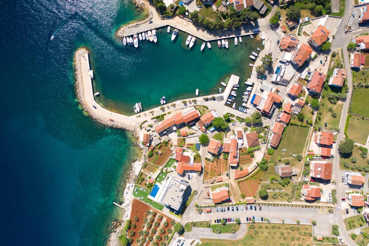 Apartments Otia Seaview Porat  Exterior photo
