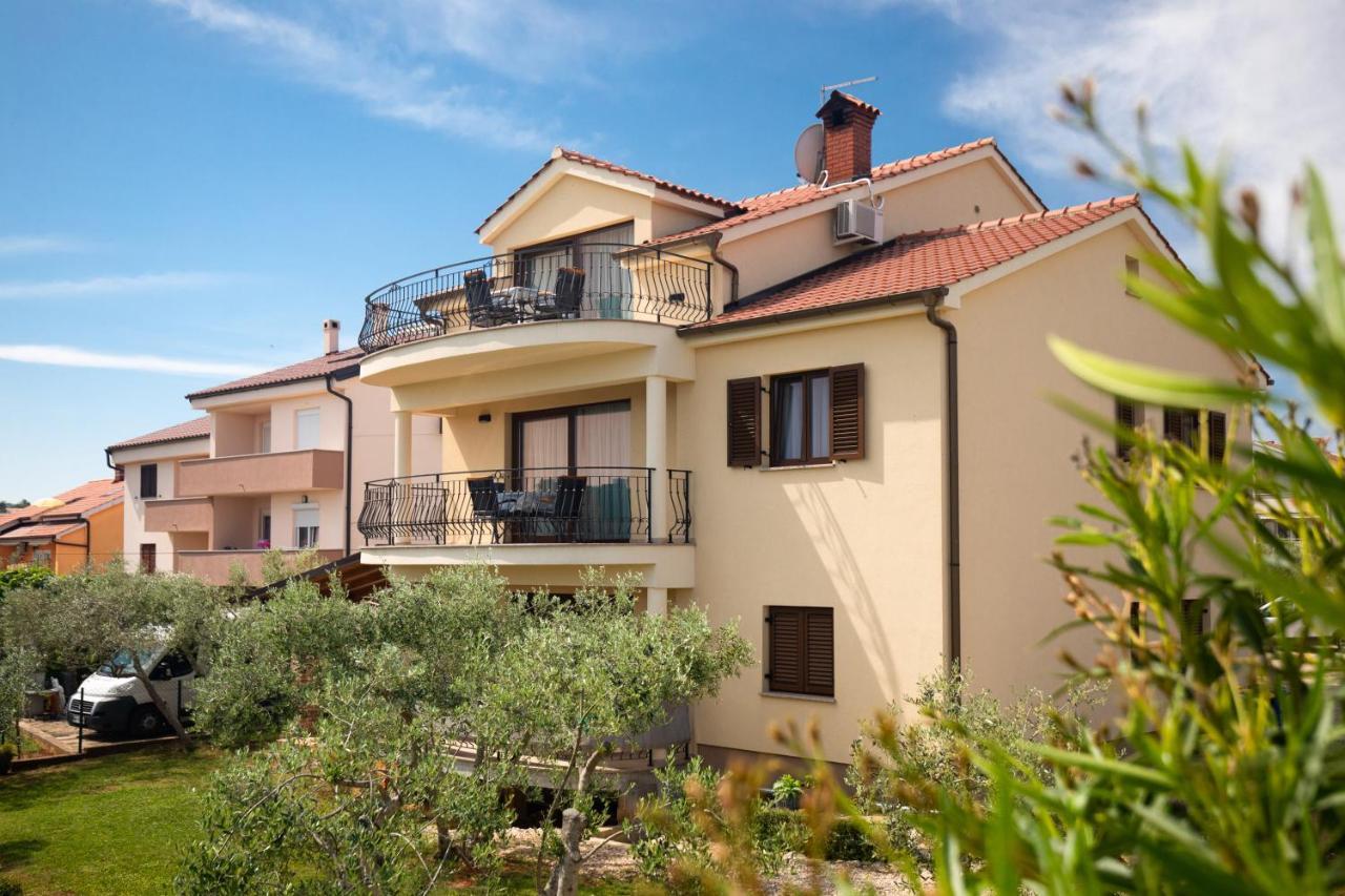 Apartments Otia Seaview Porat  Exterior photo