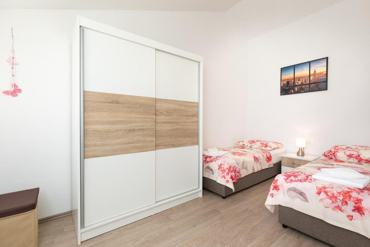 Apartments Otia Seaview Porat  Exterior photo