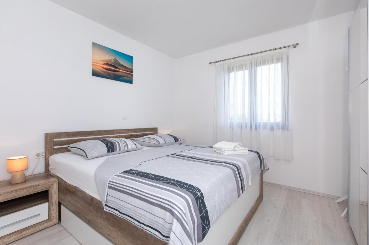 Apartments Otia Seaview Porat  Exterior photo